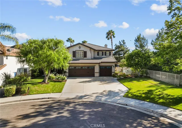 Photo 3 of Sale Pending at 28814 Bonsai Ct, Castaic, CA 91384 | MLS# SR25169460 | Listing updated on 2025-11-19