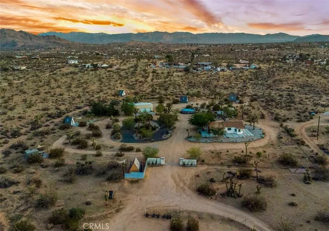 Photo 3 of Single family home for sale at 59427 La Crescenta Dr, Yucca Valley, CA 92284 | MLS# OC25170482 | Listing updated on 2026-09-30