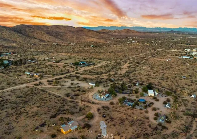 Photo 3 of Single family home for sale at 59427 La Crescenta Dr, Yucca Valley, CA 92284 | MLS# OC25170482 | Listing updated on 2026-09-30