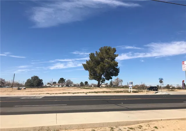2nd image of 15283 Cholame Rd, Victorville, CA 92392 | MLS# GD25171010