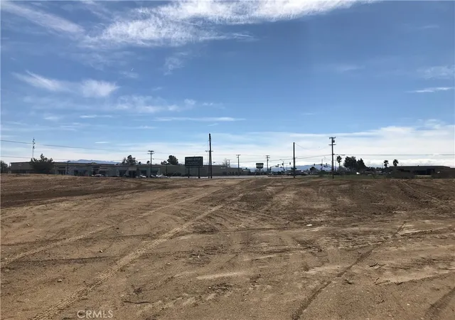 5th image of 15283 Cholame Rd, Victorville, CA 92392 | MLS# GD25171010