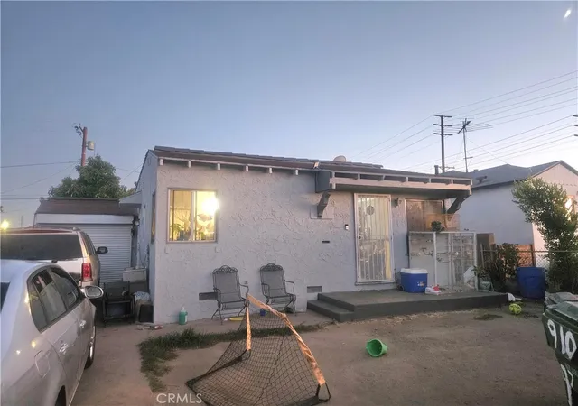 1st image of 910 E 93rd St, Los Angeles, CA 90002 | MLS# AR25171226