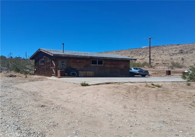 Homes for sale in Yucca Valley, CA | 56524 Sunset Dr, Yucca Valley, CA 92284 | MLS# JT25171468