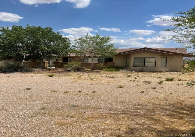 2nd image of 23859 Papago Rd, Apple Valley, CA 92307 | MLS# HD25171865
