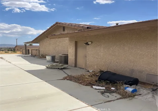 4th image of 23859 Papago Rd, Apple Valley, CA 92307 | MLS# HD25171865