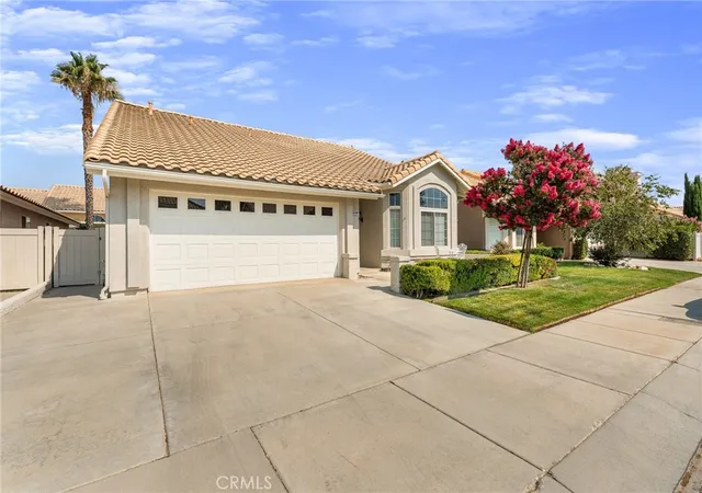 Photo 2 of Single family home for sale at 1173 Fairway Oaks Ave, Banning, CA 92220 | MLS# IG25172093 | Listing updated on 2026-09-29