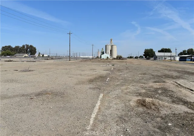 5th image of 430 Front, Chowchilla, CA 93610 | MLS# MC25132254