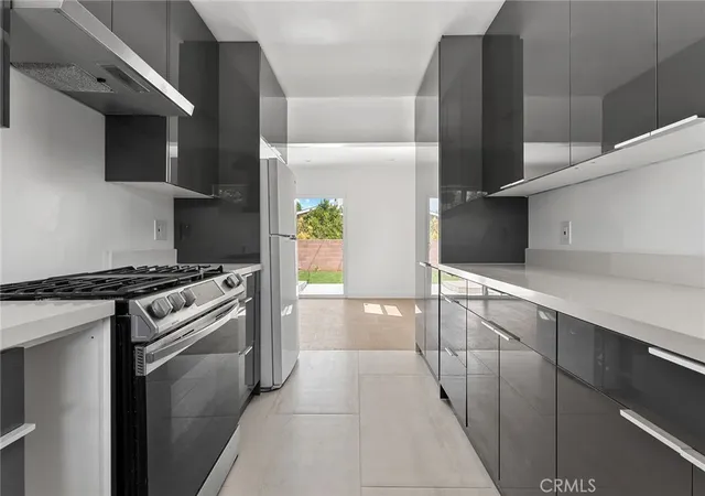 4th image of 22723 Leonora Dr, Woodland Hills, CA 91367 | MLS# SR25141958