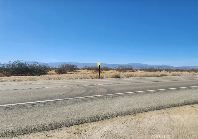 3rd image of 11 Palmdale Rd, Pinon Hills, CA 92372 | MLS# IV25174880