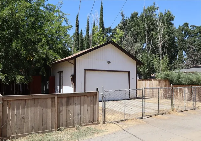 1st image of 3771 Manchester Ave, Clearlake, CA 95422 | MLS# LC25173715