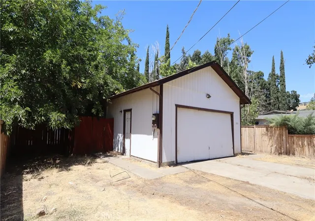 28th image of 3771 Manchester Ave, Clearlake, CA 95422 | MLS# LC25173715