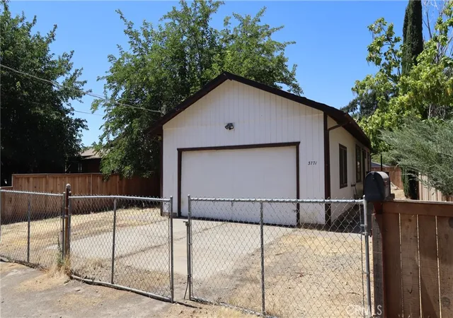 2nd image of 3771 Manchester Ave, Clearlake, CA 95422 | MLS# LC25173715