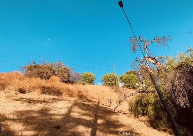 2nd image of 20927 Calimali Rd, Woodland Hills, CA 91364 | MLS# SR25176083
