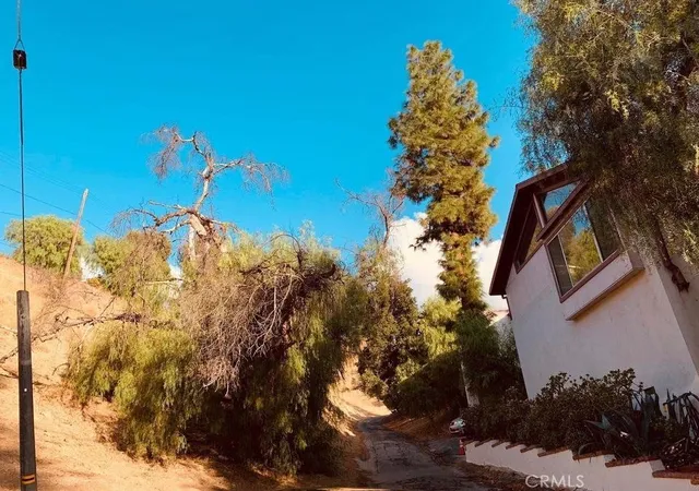 3rd image of 20927 Calimali Rd, Woodland Hills, CA 91364 | MLS# SR25176083