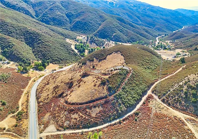 5th image of 1 Bouquet Canyon Rd, Palmdale, CA 91350 | MLS# SR25176360