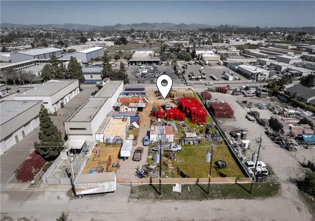 3rd image of 978 Griffin St, Grover Beach, CA 93433 | MLS# SC25177658