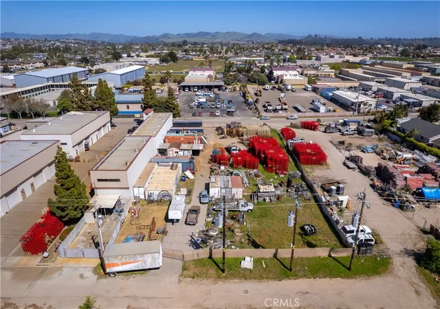 4th image of 978 Griffin St, Grover Beach, CA 93433 | MLS# SC25177658