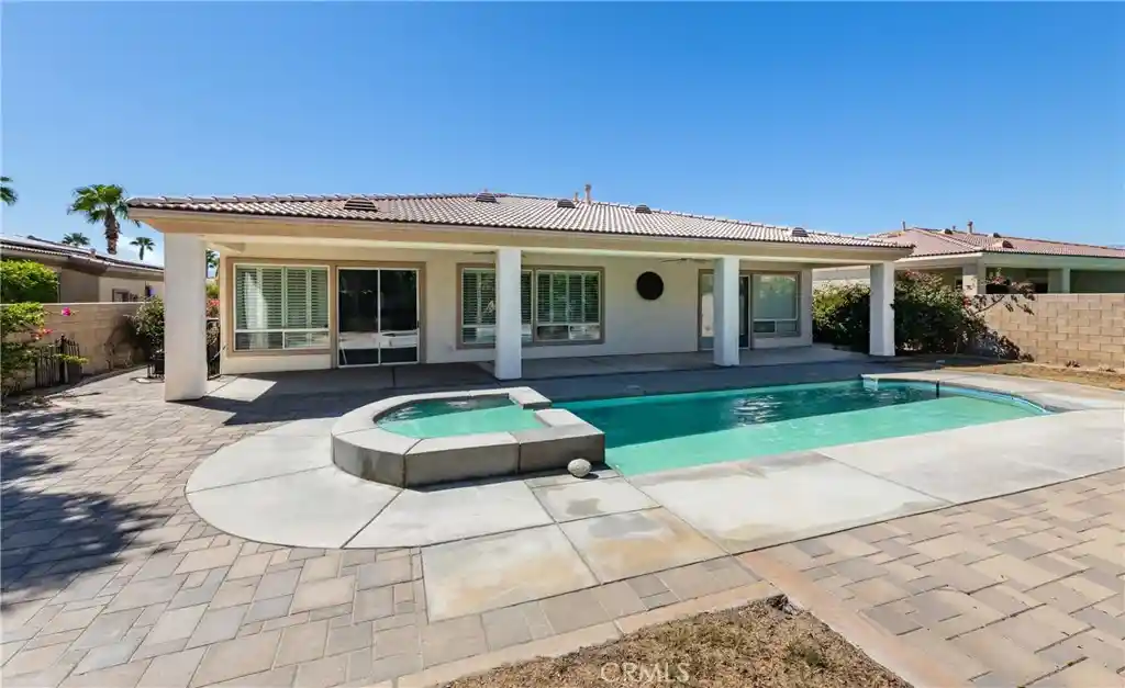 Photo 1 of Single family home for sale at 74064 Chinook Cir, Palm Desert, CA 92211 | MLS# IG25178092 | Listing updated on 2026-10-21