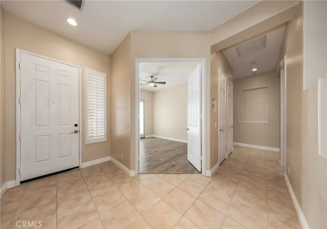 Photo 4 of Single family home for sale at 74064 Chinook Cir, Palm Desert, CA 92211 | MLS# IG25178092 | Listing updated on 2026-10-01