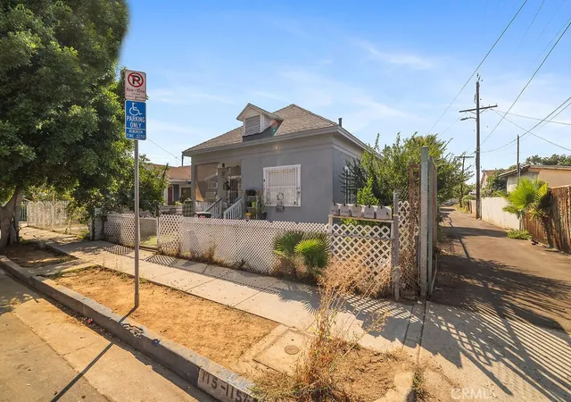 Photo 2 of Sale Pending at 115 S Fresno St, Los Angeles, CA 90063 | MLS# SR25175098 | Listing updated on 2026-09-30