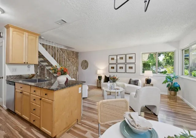 1st image of 390 N 1St St #2, Campbell, CA 95008 | MLS# ML82017396
