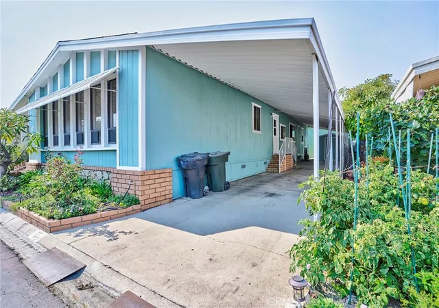 Photo 2 of Manufactured home for sale at 1919 W Coronet Ave #75, Anaheim, CA 92801 | MLS# IV25179211 | Listing updated on 2026-10-10