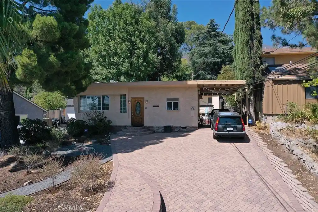 Single family home for sale at 3953 Santa Carlotta, La Crescenta, CA 91214 | MLS# AR25175048