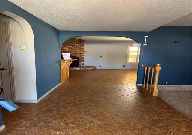 Photo 3 of Single family home for sale at 18965 Siskiyou Rd, Apple Valley, CA 92307 | MLS# SW25179742 | Listing updated on 2026-05-30