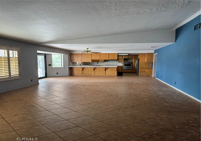 Photo 4 of Single family home for sale at 18965 Siskiyou Rd, Apple Valley, CA 92307 | MLS# SW25179742 | Listing updated on 2026-05-30