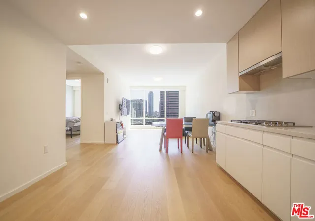 1st image of 877 Francisco St #1208, Los Angeles, CA 90017 | MLS# 25576531