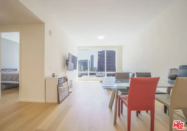 4th image of 877 Francisco St #1208, Los Angeles, CA 90017 | MLS# 25576531