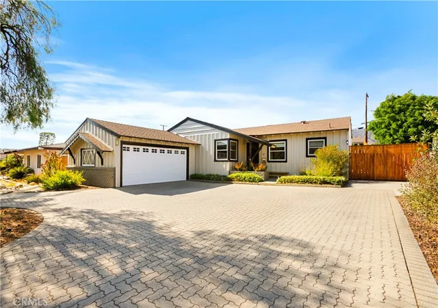 3rd image of 827 E Dalton Ave, Glendora, CA 91741 | MLS# CV25180061