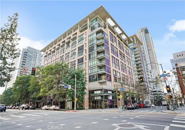 1st image of 1111 S Grand Ave #702, Los Angeles, CA 90015 | MLS# BB25180277