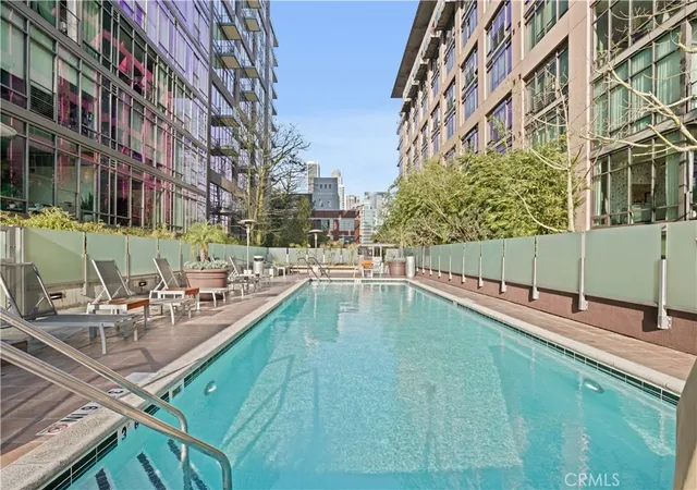 35th image of 1111 S Grand Ave #702, Los Angeles, CA 90015 | MLS# BB25180277