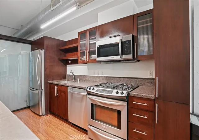 4th image of 1111 S Grand Ave #702, Los Angeles, CA 90015 | MLS# BB25180277