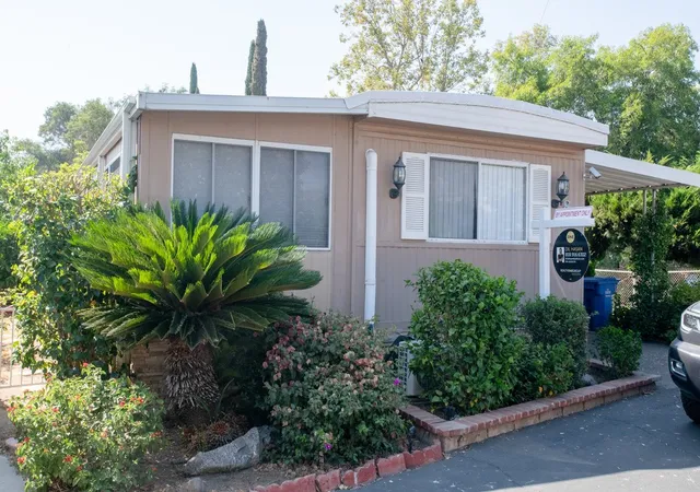 2nd image of 1550 Rory Ln #86, Simi Valley, CA 93063 | MLS# SR25178563