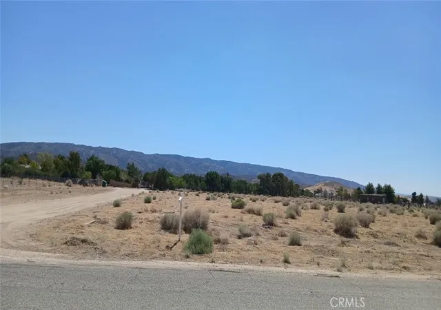 2nd image of 25606 La Petite Ave, Lancaster, CA 93536 | MLS# SR25180619