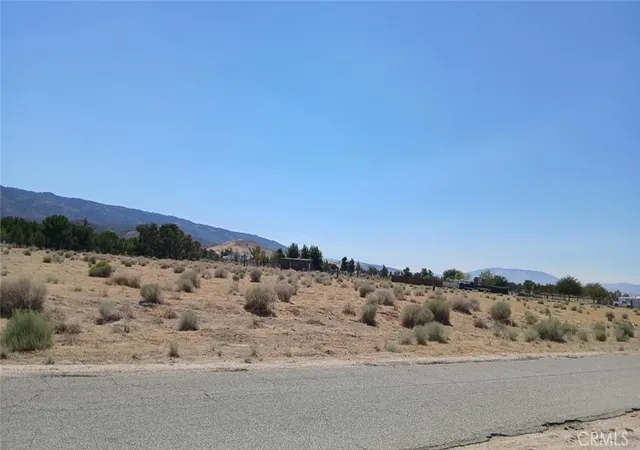 3rd image of 25606 La Petite Ave, Lancaster, CA 93536 | MLS# SR25180619
