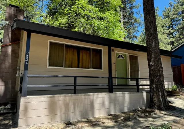 Homes for sale in Running Springs, CA | 2524 Spring Dr, Running Springs, CA 92382 | MLS# HD25181128