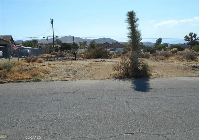 2nd image of 987 Juarez Dr, Yucca Valley, CA 92284 | MLS# JT25181144
