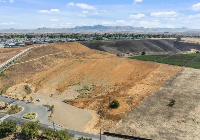 4th image of 4821 Southside Rd, Hollister, CA 95023 | MLS# ML82017746