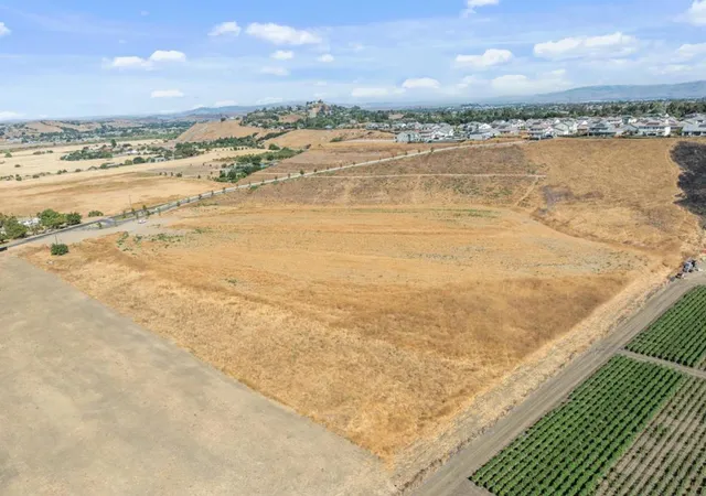 5th image of 4821 Southside Rd, Hollister, CA 95023 | MLS# ML82017746
