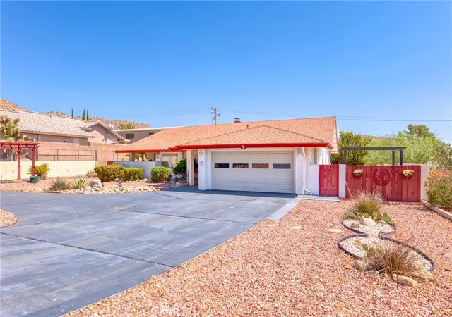 2nd image of 7515 Pinon Dr, Yucca Valley, CA 92284 | MLS# JT25180917