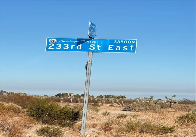 Land for sale at 23503 E Ave Z, Llano, CA 93544 | MLS# SB25181525 | Listing updated on 2026-06-29