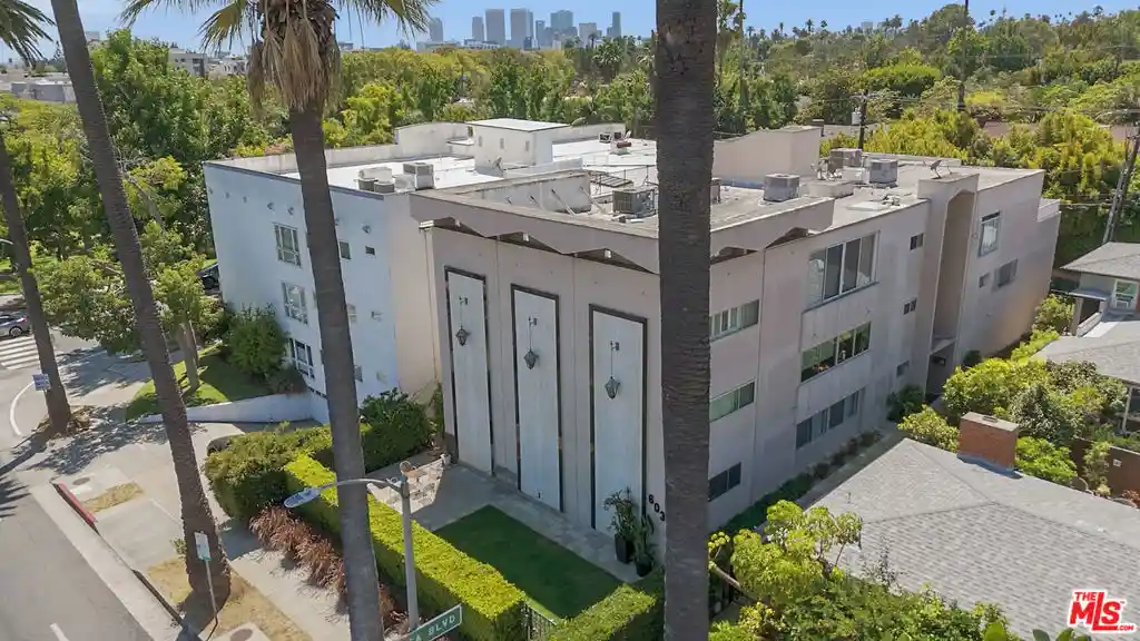 Photo 1 of Condo for sale at 603 N Doheny Dr #2B, Beverly Hills, CA 90210 | MLS# 25576979 | Listing updated on 2026-10-20