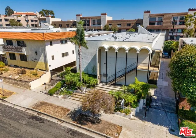 2nd image of 8346 Manitoba St #11, Playa Del Rey, CA 90293 | MLS# 25575709