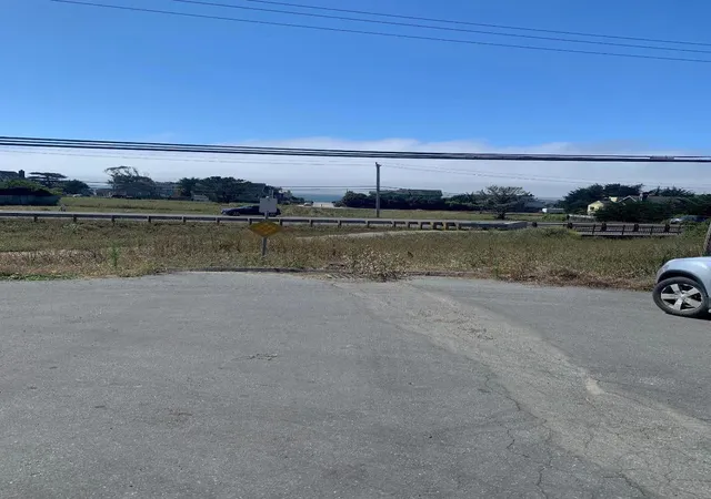 3rd image of 318 Coronado Ave, Half Moon Bay, CA 94019 | MLS# ML82017844