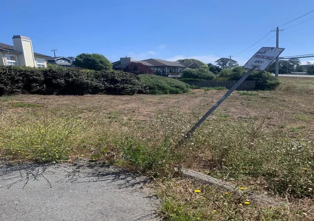 4th image of 318 Coronado Ave, Half Moon Bay, CA 94019 | MLS# ML82017844