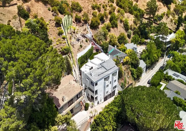Homes for sale in Beverly Hills, CA | 1754 Franklin Canyon Dr, Beverly Hills, CA 90210 | MLS# 25577801