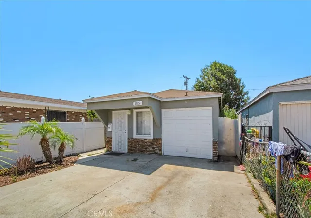 2nd image of 1802 W 153rd St E, Compton, CA 90220 | MLS# SR25174992